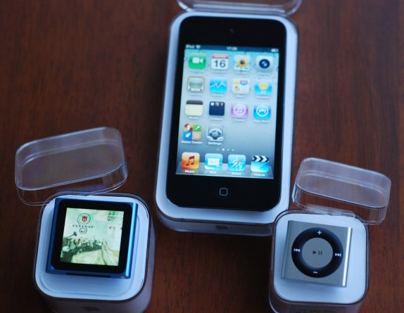 Exclusive Photo Gallery : 2010 Apple iPod Touch , Nano and Shuffle 